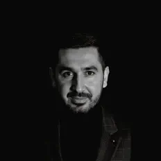 Poslechněte si interpreta VASILIADIS, sledujte hudební videa, přečtěte si životopis, podívejte se na data turné a další informace.