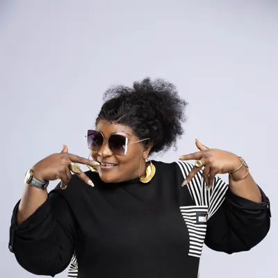 Listen to Amandine la Reine D'empire, watch music videos, read bio, see tour dates & more!