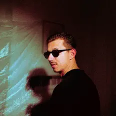 Listen to Arsi, watch music videos, read bio, see tour dates & more!