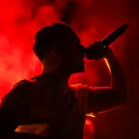 Escucha a undefined, mira vídeos musicales, lee la biografía, consulta fechas de giras y mucho más.