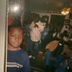 4LGangSwaを聴いたり、ミュージックビデオを鑑賞したり、経歴やツアー日程などを確認したりしましょう！