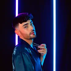 聆聽 Samuel Pack、觀看音樂影片、閱讀小傳、查看巡演日期等！