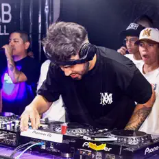 Poslechněte si interpreta Iván Kutrish, sledujte hudební videa, přečtěte si životopis, podívejte se na data turné a další informace.