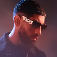 Yassyを聴いたり、ミュージックビデオを鑑賞したり、経歴やツアー日程などを確認したりしましょう！