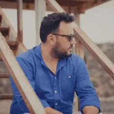 收听 Alexis Iatridis、观看音乐视频、阅读小传、查看巡演日期等 ！