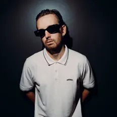 Poslechněte si interpreta Lion, sledujte hudební videa, přečtěte si životopis, podívejte se na data turné a další informace.