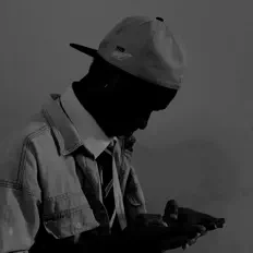 收听 SYMPHONY、观看音乐视频、阅读小传、查看巡演日期等 ！