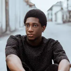 Ouve Haccii, vê vídeos de música, lê a biografia, vê as datas da digressão e muito mais!