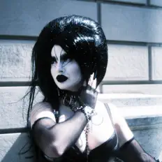 Ascolta Mamie Hades, guarda video musicali, leggi la biografia, vedi le date del tour & altro!