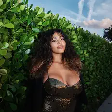 Poslechněte si interpreta ChloeNicole, sledujte hudební videa, přečtěte si životopis, podívejte se na data turné a další informace.