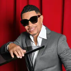 Ακούστε περιεχόμενο από Keith Mitchell, παρακολουθήστε μουσικά βίντεο, διαβάστε το βιογραφικό, δείτε ημερομηνίες περιοδείας, και πολλά ακόμη!