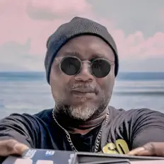Dengarkan Samuel Archer, tonton video musik, baca bio, lihat tanggal tur & lainnya!