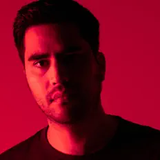 收听 Waaablo、观看音乐视频、阅读小传、查看巡演日期等 ！