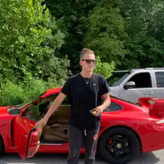 Vedos Burk dinle, müzik videolarını izle, biyografisini oku, tur tarihlerini ve daha fazlasını gör!