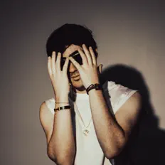 Escucha a Avious, mira videos musicales, lee su biografía, consulta las fechas de las gira y más.