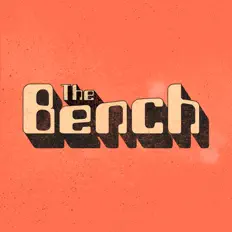 The Benchを聴いたり、ミュージックビデオを鑑賞したり、経歴やツアー日程などを確認したりしましょう！