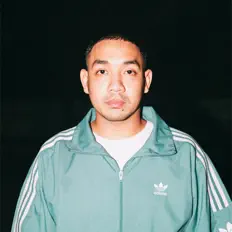 聆聽 Aldhy Ramanda、觀看音樂影片、閱讀小傳、查看巡演日期等！