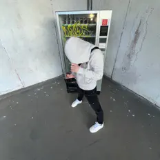 junk!e을(를) 듣고, 뮤직 비디오를 보고, 약력을 읽고, 투어 일정 등을 확인하세요!