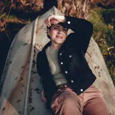 Listen to Giulia Deligia, watch music videos, read bio, see tour dates & more!