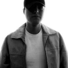 Dengarkan Ghostchild, tonton video musik, baca bio, lihat tanggal tur & lainnya!