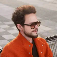 Poslechněte si interpreta Aheado, sledujte hudební videa, přečtěte si životopis, podívejte se na data turné a další informace.