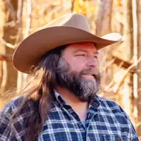 Escucha a undefined, mira videos musicales, lee su biografía, consulta las fechas de las gira y más.