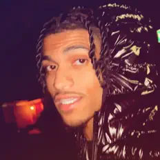 Ouve c2, vê vídeos de música, lê a biografia, vê as datas da digressão e muito mais!