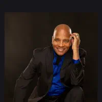 undefinedを聴いたり、ミュージックビデオを鑑賞したり、経歴やツアー日程などを確認したりしましょう！