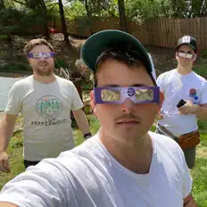 Poslechněte si interpreta Pepperwood, sledujte hudební videa, přečtěte si životopis, podívejte se na data turné a další informace.