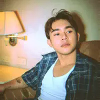 Ouve undefined, vê vídeos de música, lê a biografia, vê as datas da digressão e muito mais!