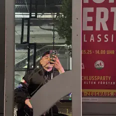 Ascolta N1KØ, guarda video musicali, leggi la biografia, vedi le date del tour & altro!