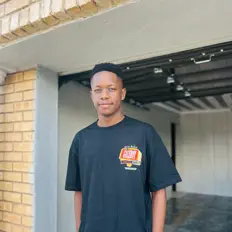 聆聽 Dave SA、觀看音樂影片、閱讀小傳、查看巡演日期等！