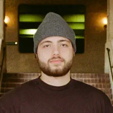 聆聽 ODF、觀看音樂影片、閱讀小傳、查看巡演日期等！