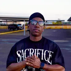 Poslechněte si interpreta E BELL, sledujte hudební videa, přečtěte si životopis, podívejte se na data turné a další informace.