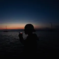 Poslechněte si interpreta EMILE, sledujte hudební videa, přečtěte si životopis, podívejte se na data turné a další informace.