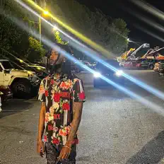 收听 El Lotto、观看音乐视频、阅读小传、查看巡演日期等 ！