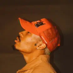 Escucha a Derrick Nealy, mira videos musicales, lee su biografía, consulta las fechas de las gira y más.