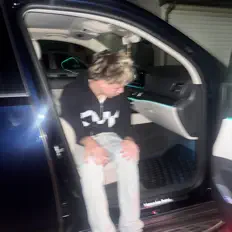 Escucha a Pat, mira videos musicales, lee su biografía, consulta las fechas de las gira y más.