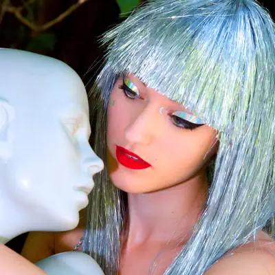 Listen to LA Laura Paris, watch music videos, read bio, see tour dates & more!
