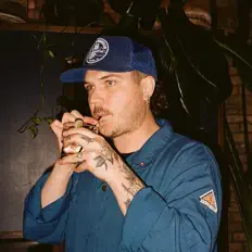 Dengarkan Rahn Harper, tonton video musik, baca bio, lihat tanggal tur & lainnya!