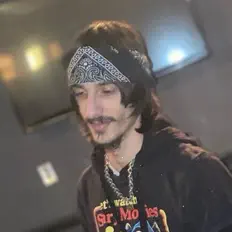 Ouça Shadow Don, assista a videoclipes, leia a biografia, veja as datas das turnês e mais!