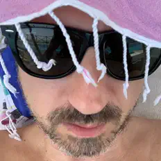 Escucha a Live Nation, mira videos musicales, lee su biografía, consulta las fechas de las gira y más.