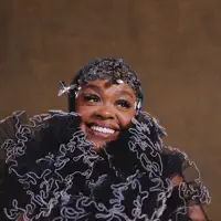 Posłuchaj wykonawcy undefined, obejrzyj teledyski, przeczytaj biografię, zobacz daty tras koncertowych i nie tylko!