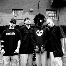 收听 Ruthless、观看音乐视频、阅读小传、查看巡演日期等 ！