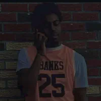 Poslechněte si interpreta undefined, sledujte hudební videa, přečtěte si životopis, podívejte se na data turné a další informace.