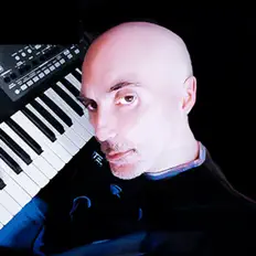 Posłuchaj wykonawcy 40Thavha, obejrzyj teledyski, przeczytaj biografię, zobacz daty tras koncertowych i nie tylko!