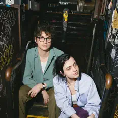 Ακούστε περιεχόμενο από Poached, παρακολουθήστε μουσικά βίντεο, διαβάστε το βιογραφικό, δείτε ημερομηνίες περιοδείας, και πολλά ακόμη!