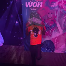 Poslechněte si interpreta MMN Looney, sledujte hudební videa, přečtěte si životopis, podívejte se na data turné a další informace.