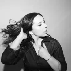 收听 Sarah Lancman、观看音乐视频、阅读小传、查看巡演日期等 ！