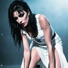 Poslechněte si interpreta Maira 3, sledujte hudební videa, přečtěte si životopis, podívejte se na data turné a další informace.